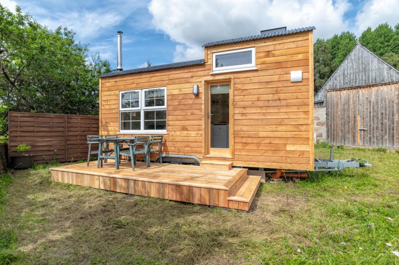Enchanting Tiny House With Wood Burner And Hot Tub In Cairngorms Баллатер Экстерьер фото