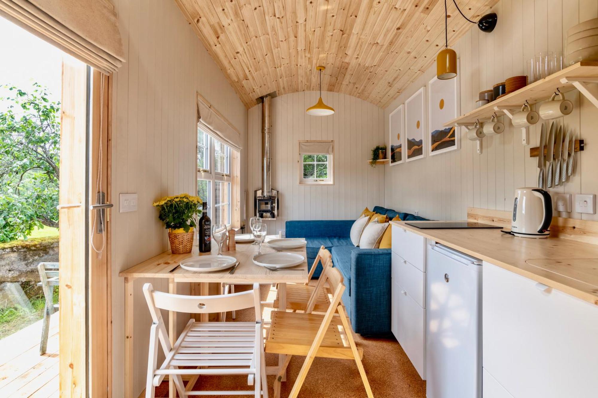Enchanting Tiny House With Wood Burner And Hot Tub In Cairngorms Баллатер Экстерьер фото